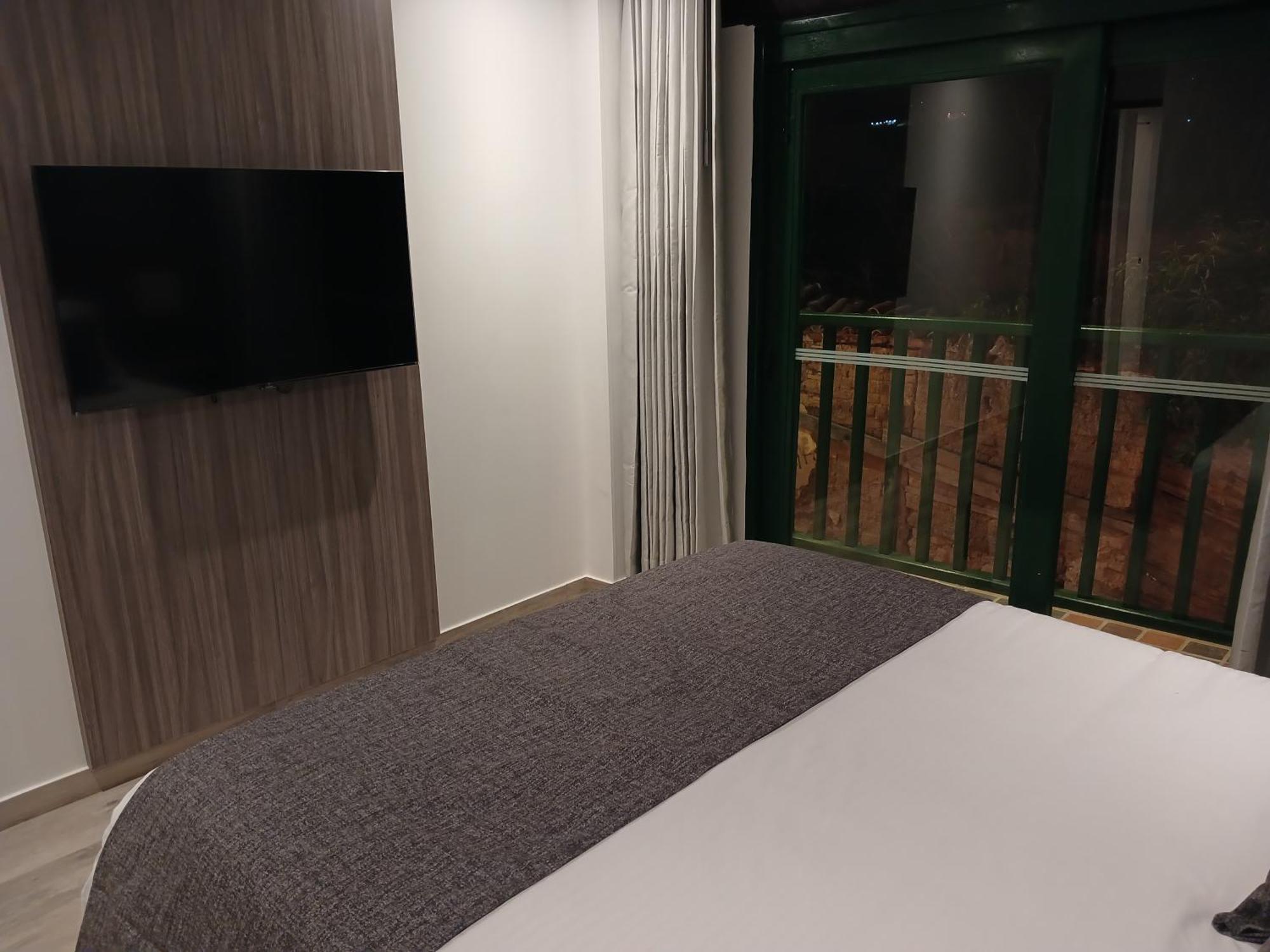 Hotel Santino Jenesano 外观 照片
